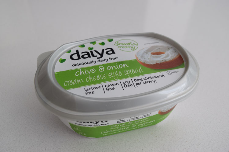 Daiya cream cheese - Chive & onion